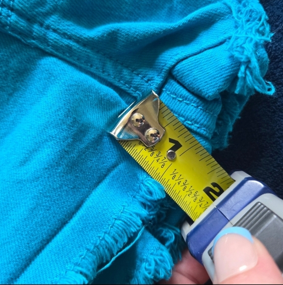 Hollister Women's Blue Denim Y2K Shorts size 3 - Picture 4 of 6